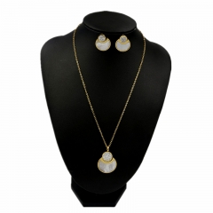 Stainless steel jewelry set  Shell necklace and earrings
