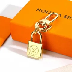 Stainless steel jewelry LV keychain