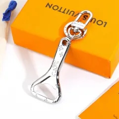 Stainless steel jewelry LV keychain