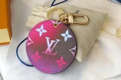 Stainless steel jewelry LV keychain