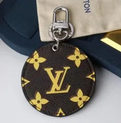 Stainless steel jewelry LV keychain